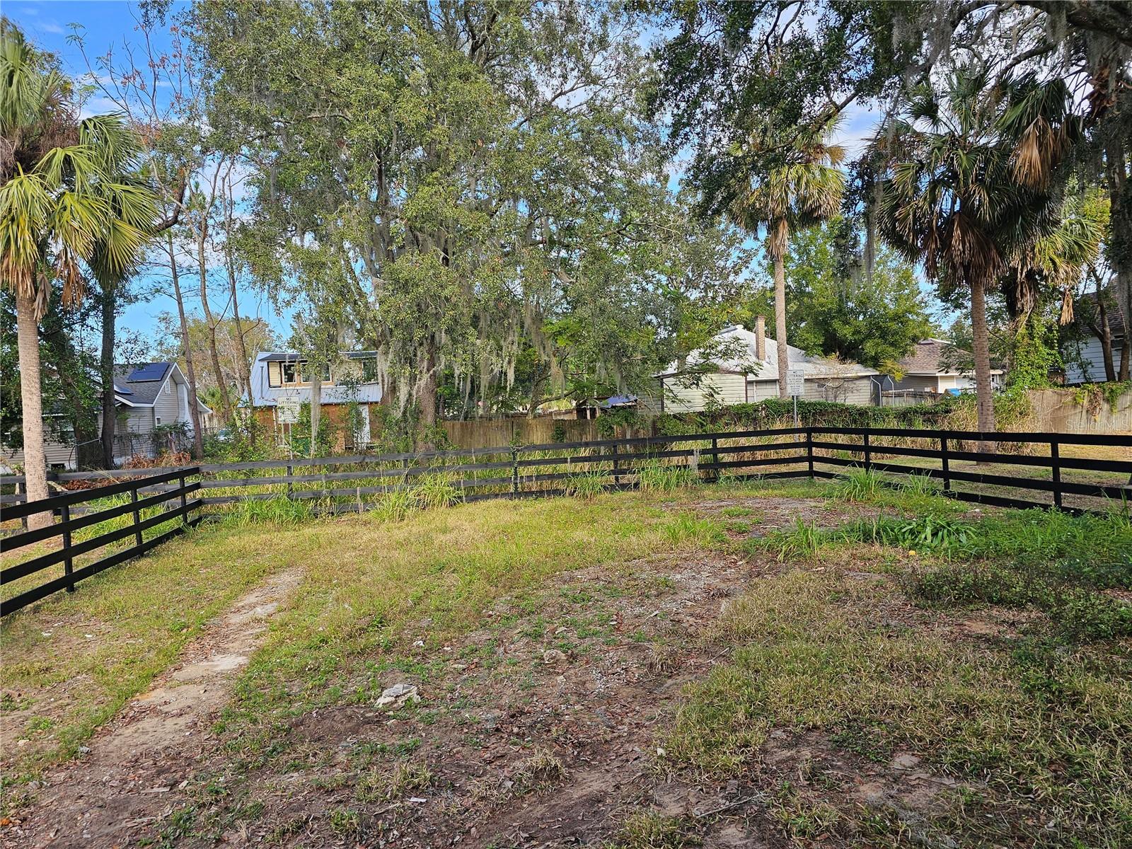 235 HYDE PARK AVE, EUSTIS, FL, 32726
