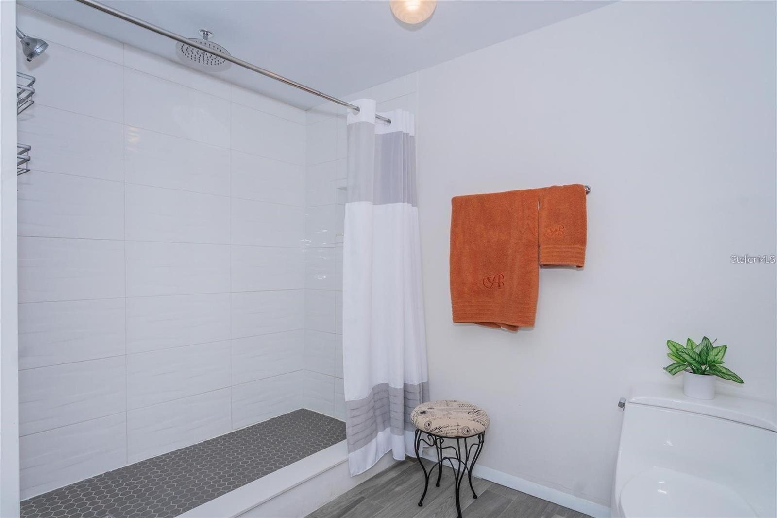 1645 W SNOW CIR #205, TAMPA, FL, 33606