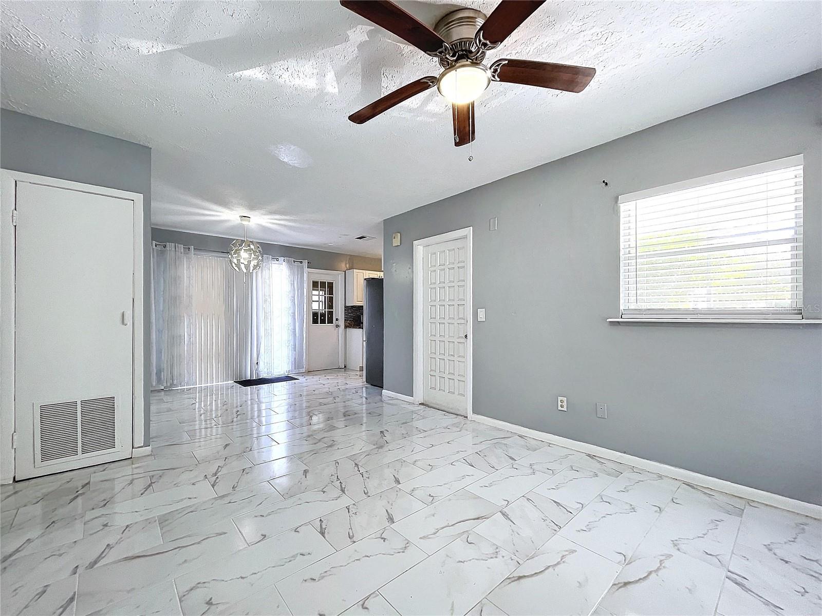 8901 TEMPLE PARK DR, TAMPA, FL, 33637