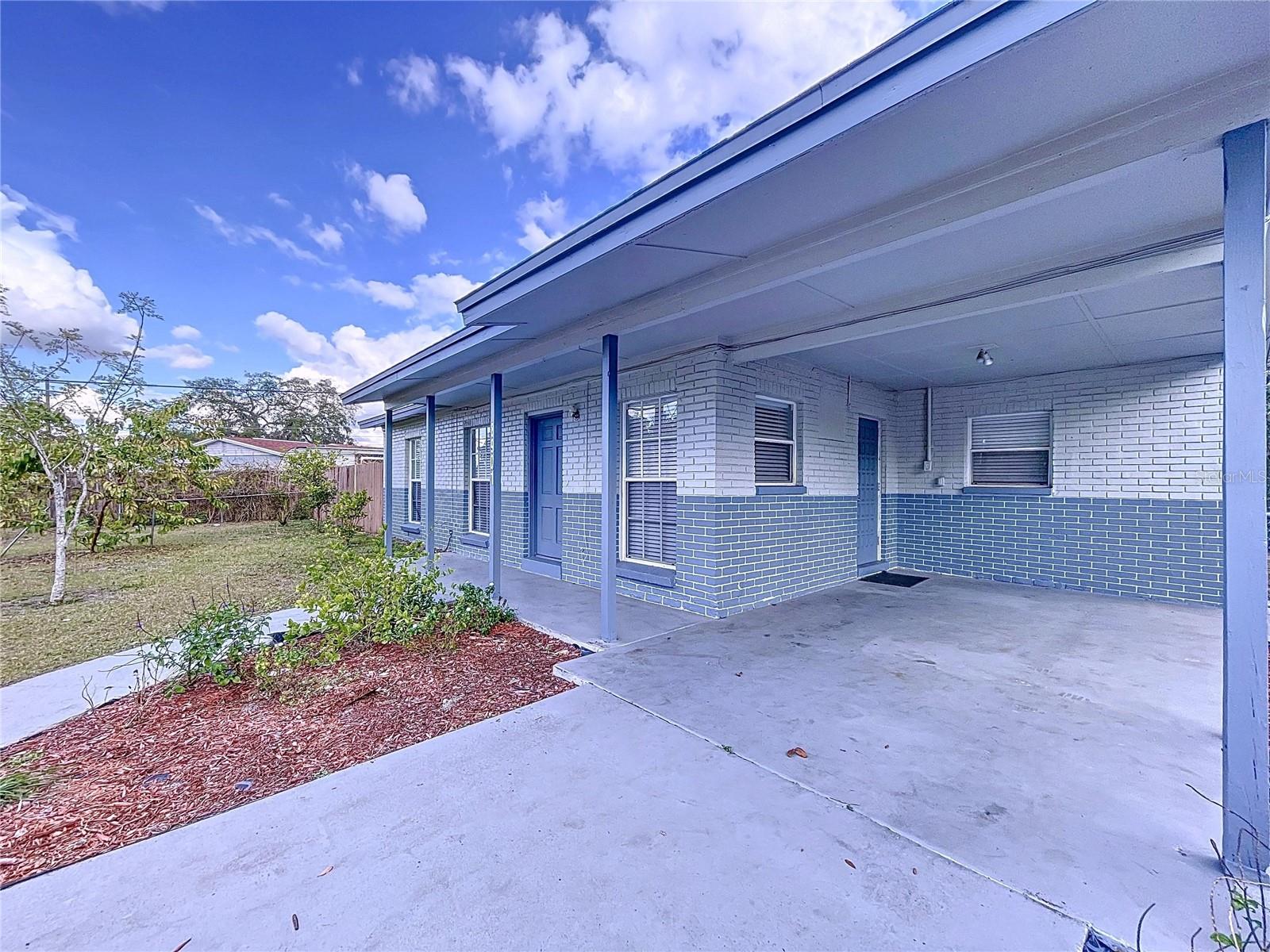 8901 TEMPLE PARK DR, TAMPA, FL, 33637