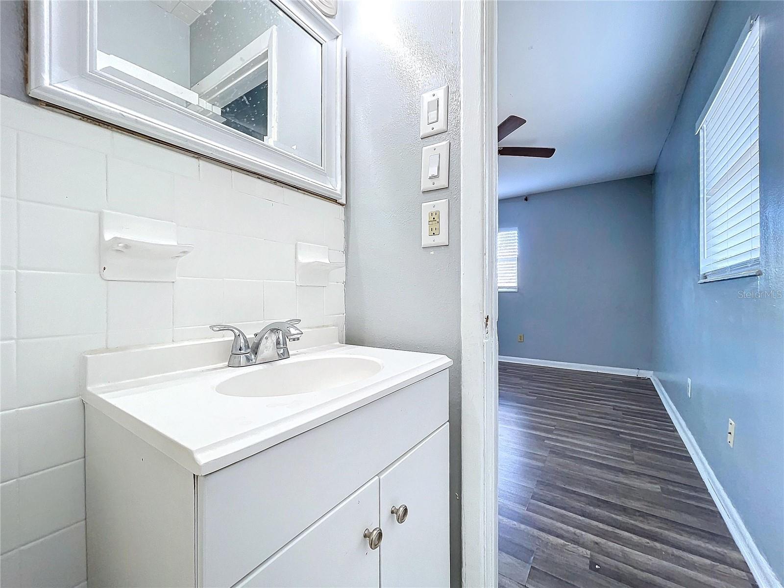 8901 TEMPLE PARK DR, TAMPA, FL, 33637