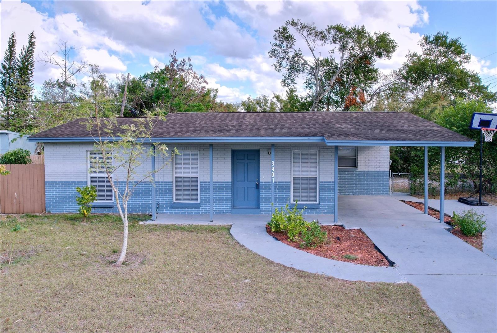 8901 TEMPLE PARK DR, TAMPA, FL, 33637