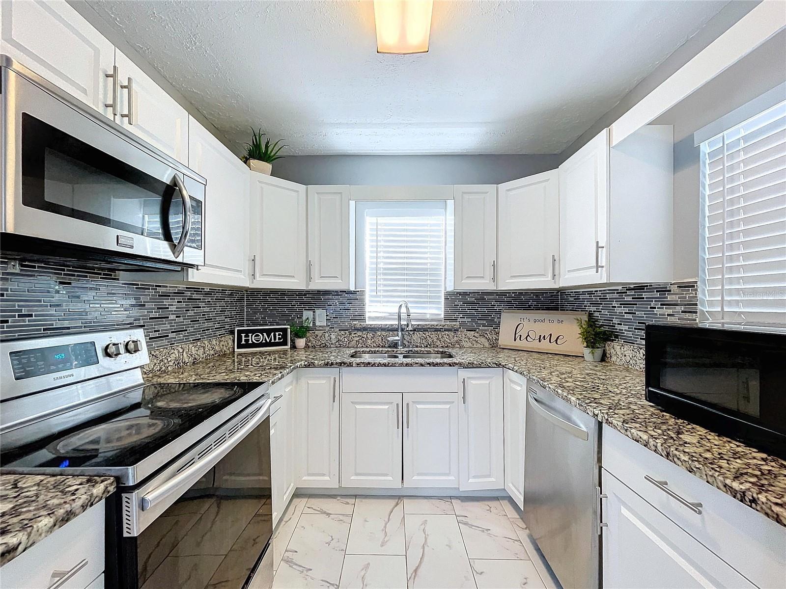 8901 TEMPLE PARK DR, TAMPA, FL, 33637