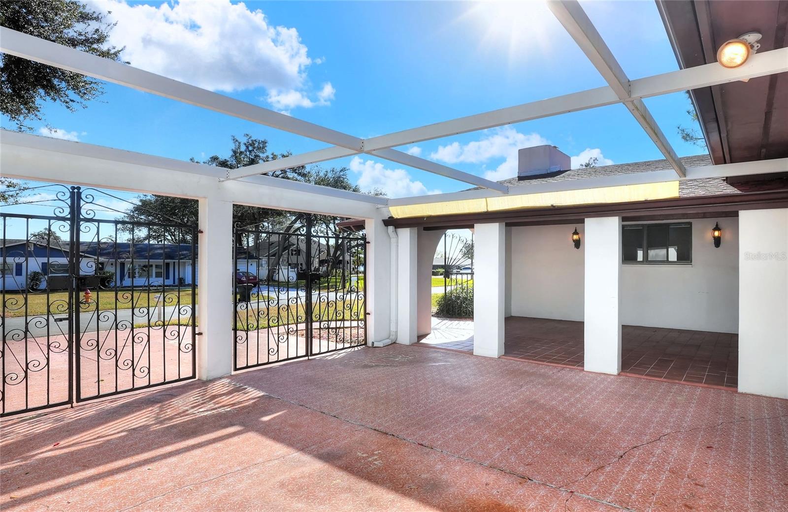 2105 LAKE BENTLEY CT, LAKELAND, FL, 33803