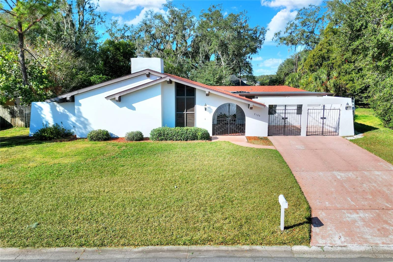 2105 LAKE BENTLEY CT, LAKELAND, FL, 33803