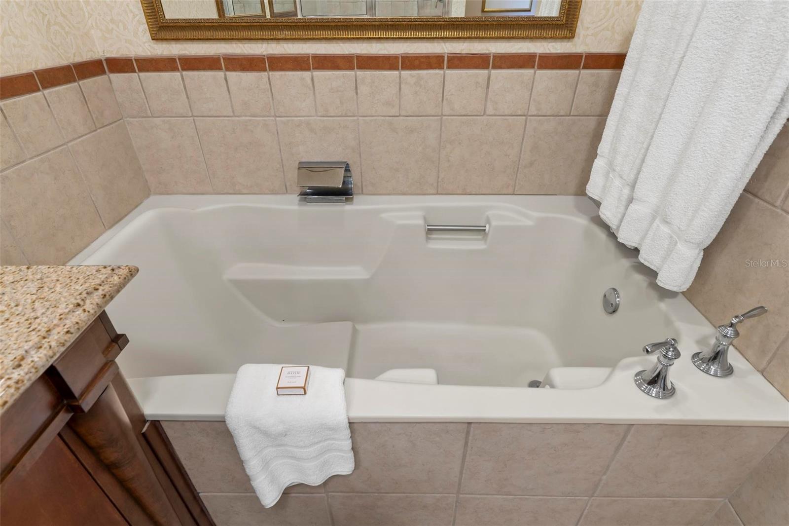 200 OCEAN CREST DR #325, PALM COAST, FL, 32137