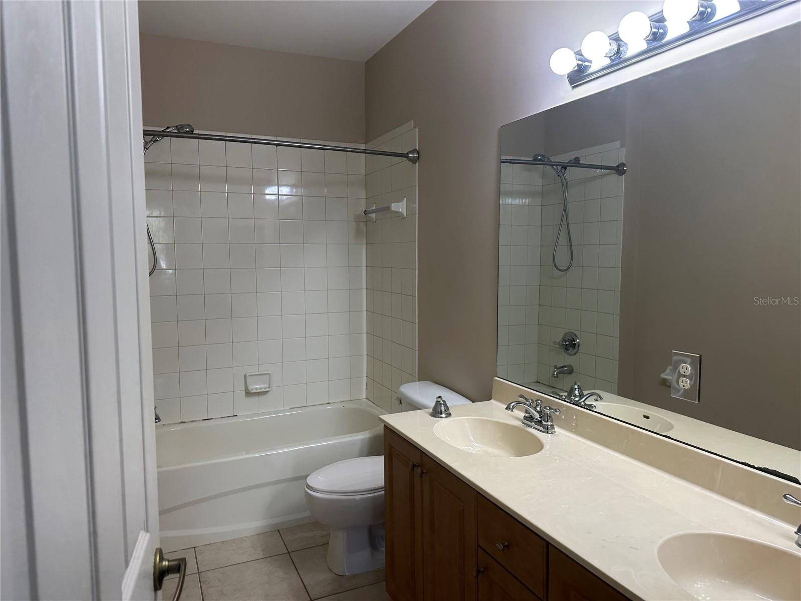1370 MARIPOSA CIR #103, NAPLES, FL, 34105