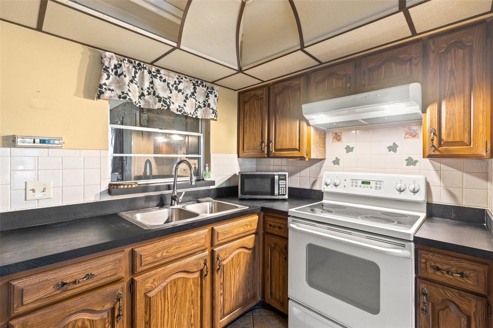 1114 HUMMINGBIRD LN, BRANDON, FL, 33511