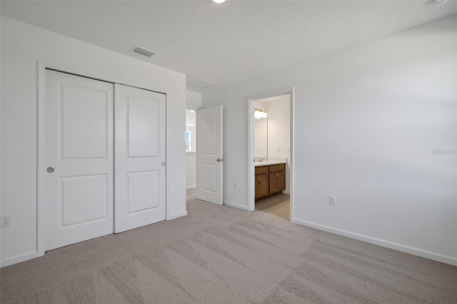 2833 SUPERMARINE RD, TAVARES, FL, 32778