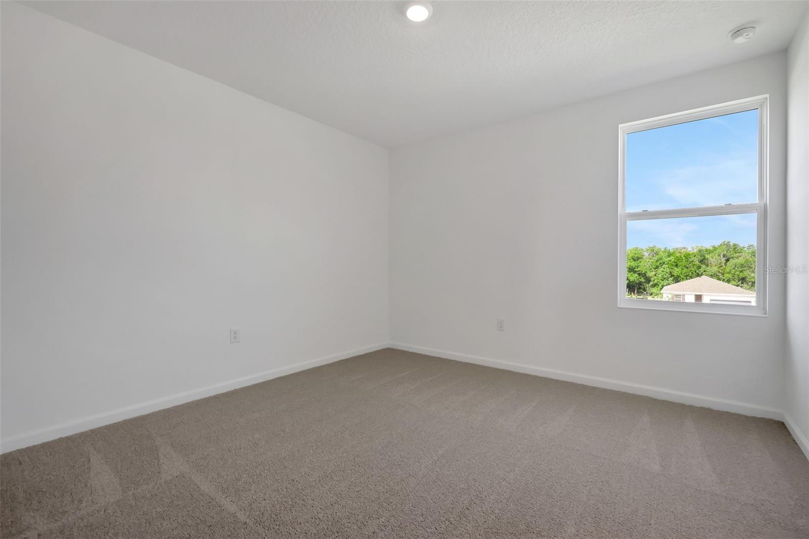 2833 SUPERMARINE RD, TAVARES, FL, 32778