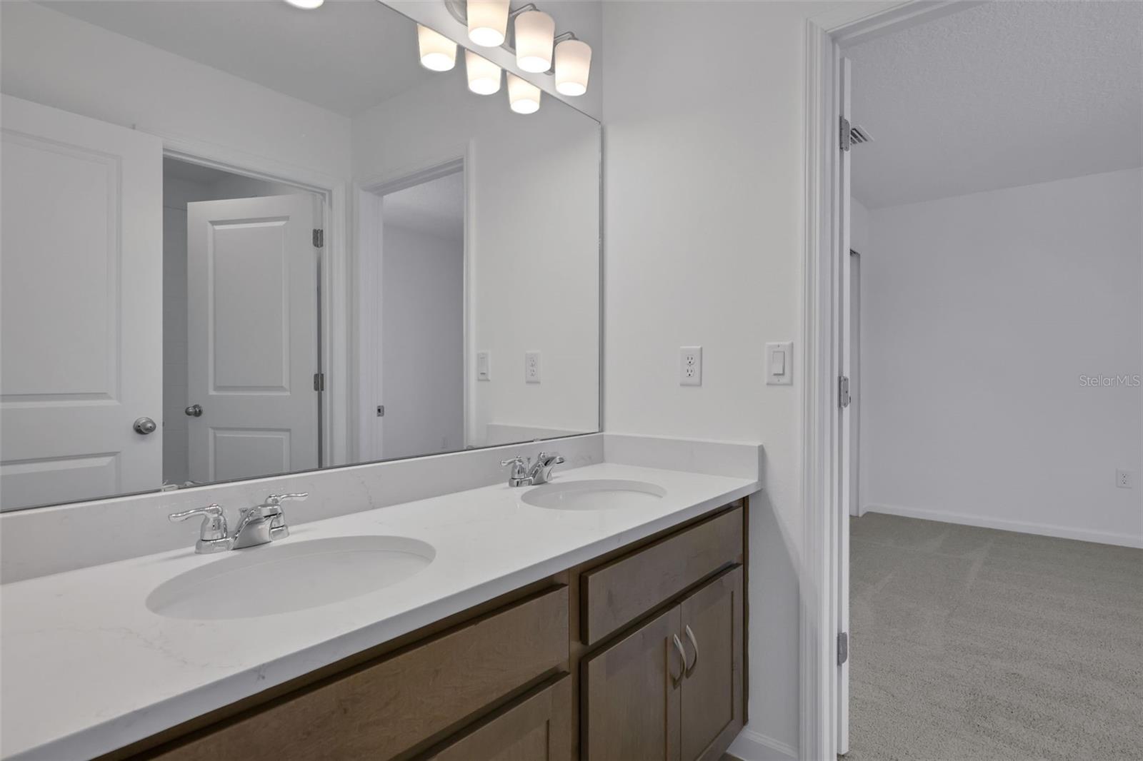 2833 SUPERMARINE RD, TAVARES, FL, 32778