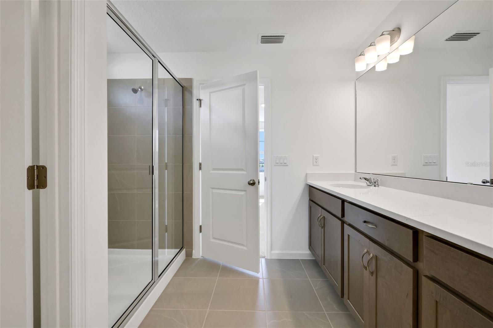 2833 SUPERMARINE RD, TAVARES, FL, 32778