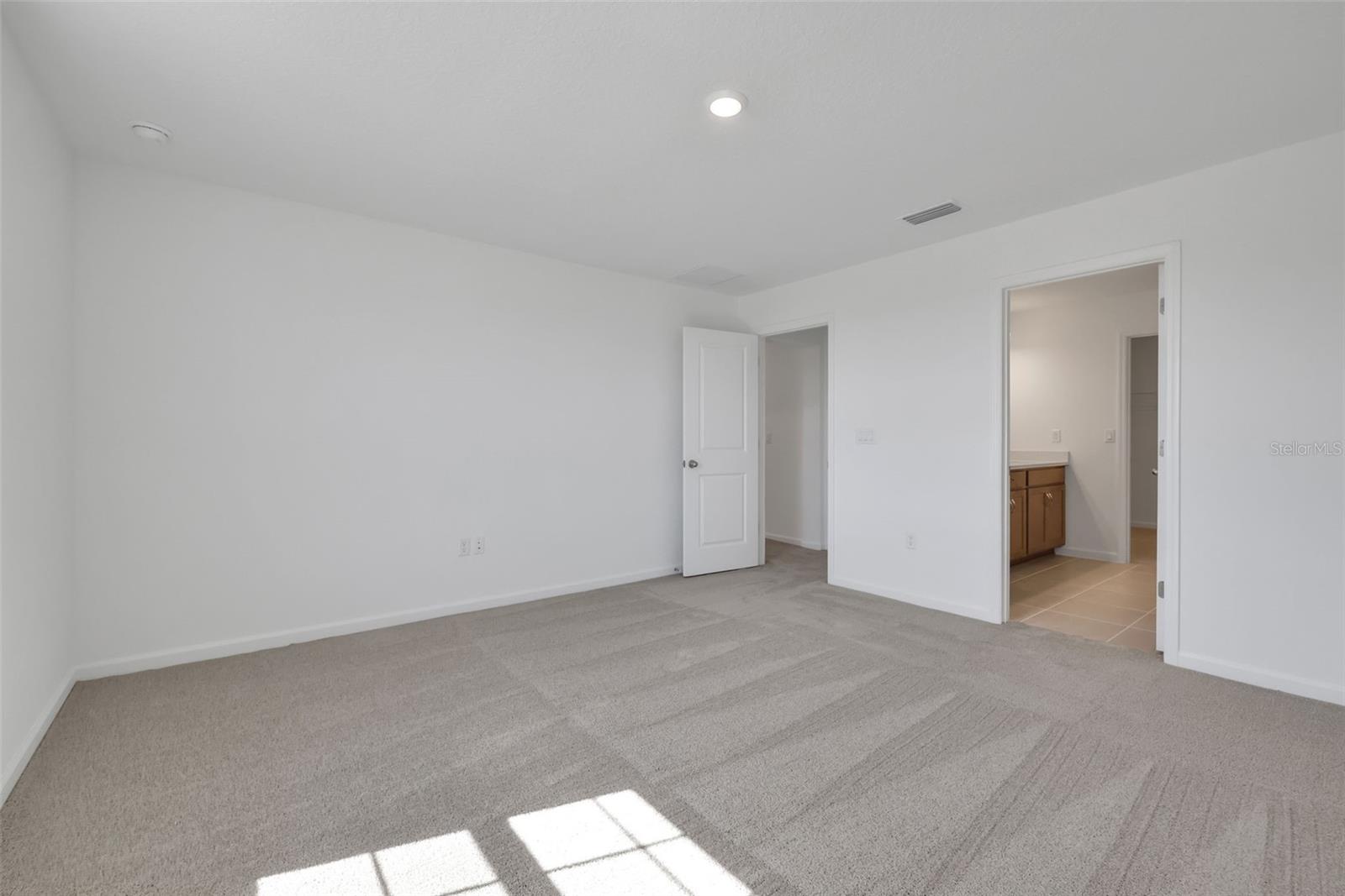 2833 SUPERMARINE RD, TAVARES, FL, 32778