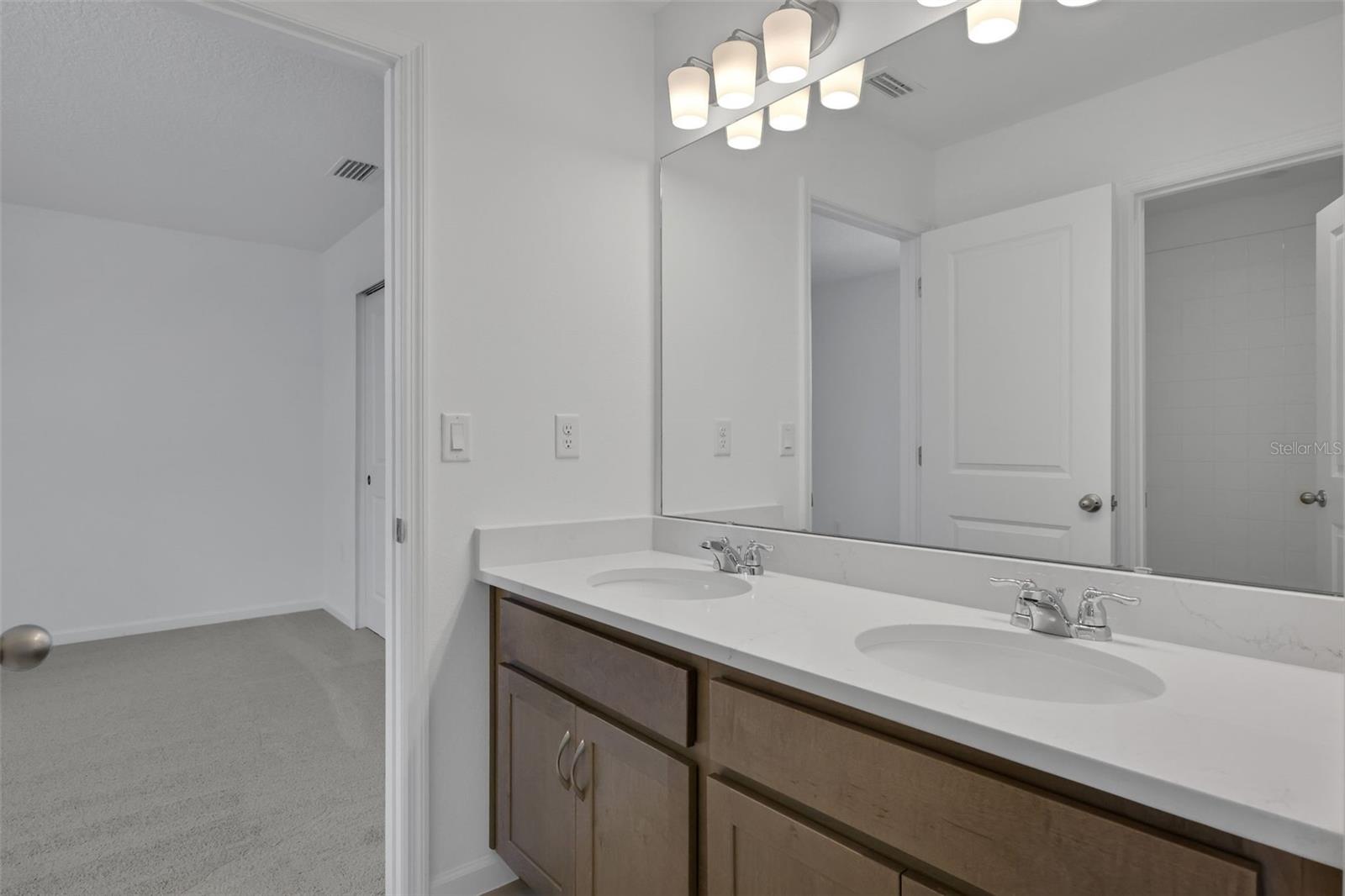 2833 SUPERMARINE RD, TAVARES, FL, 32778