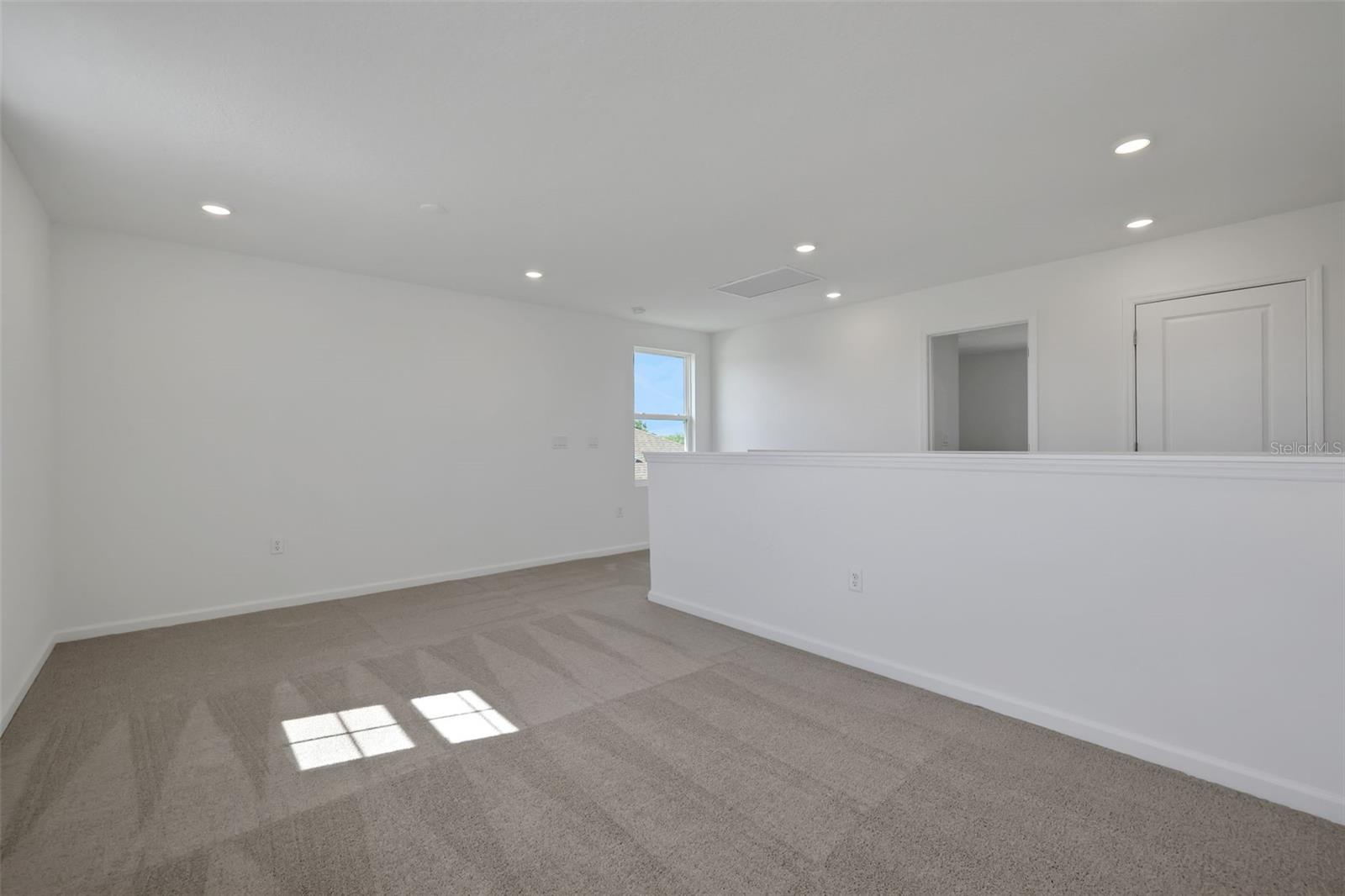 2833 SUPERMARINE RD, TAVARES, FL, 32778