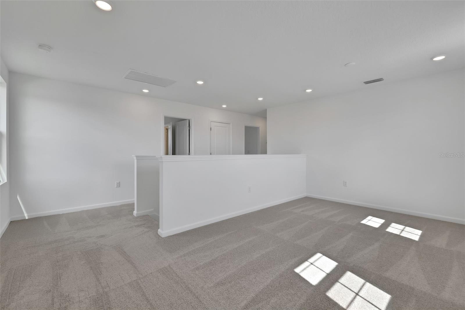 2833 SUPERMARINE RD, TAVARES, FL, 32778