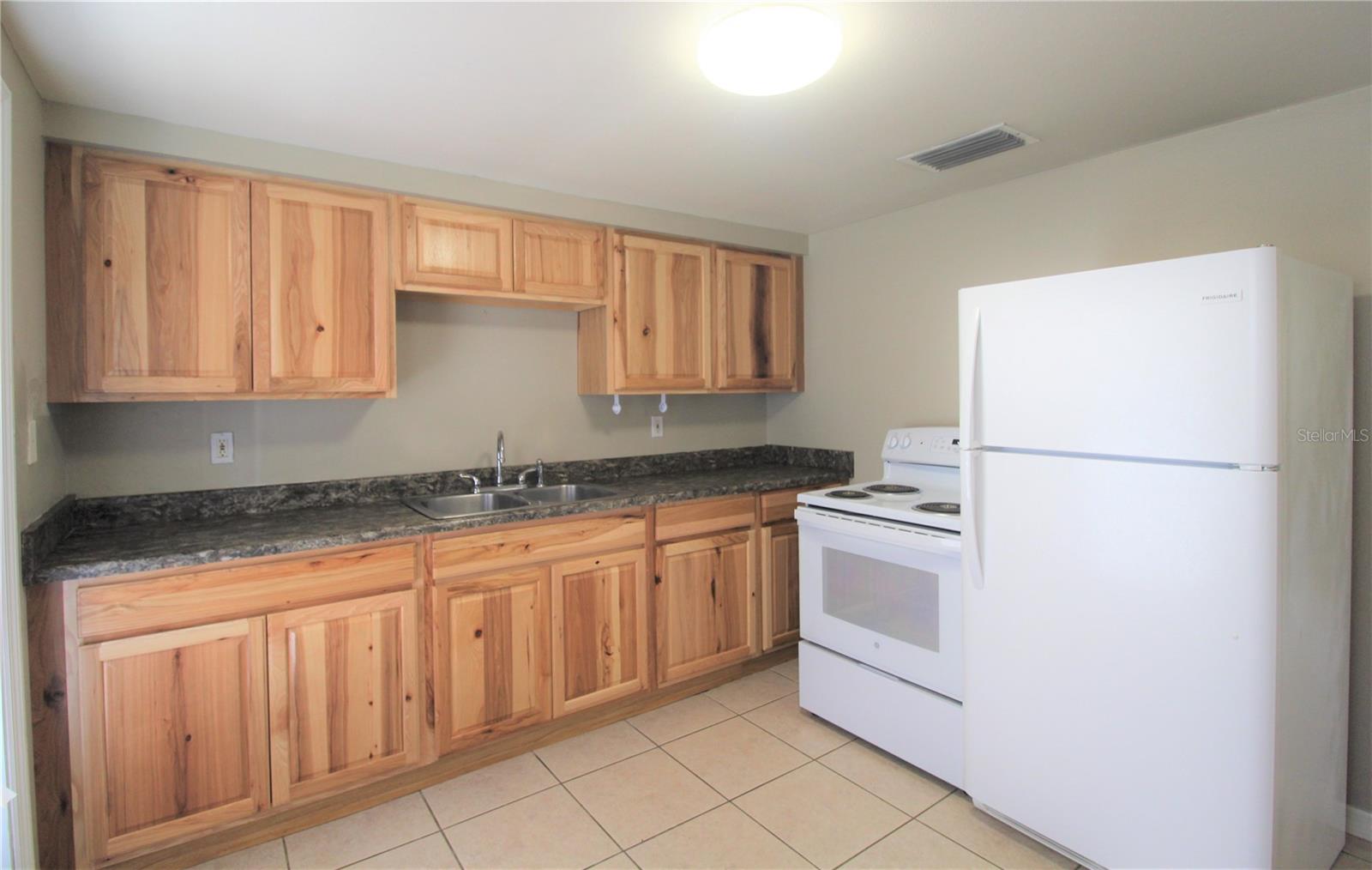 2033 SANDRALA DR, SARASOTA, FL, 34231