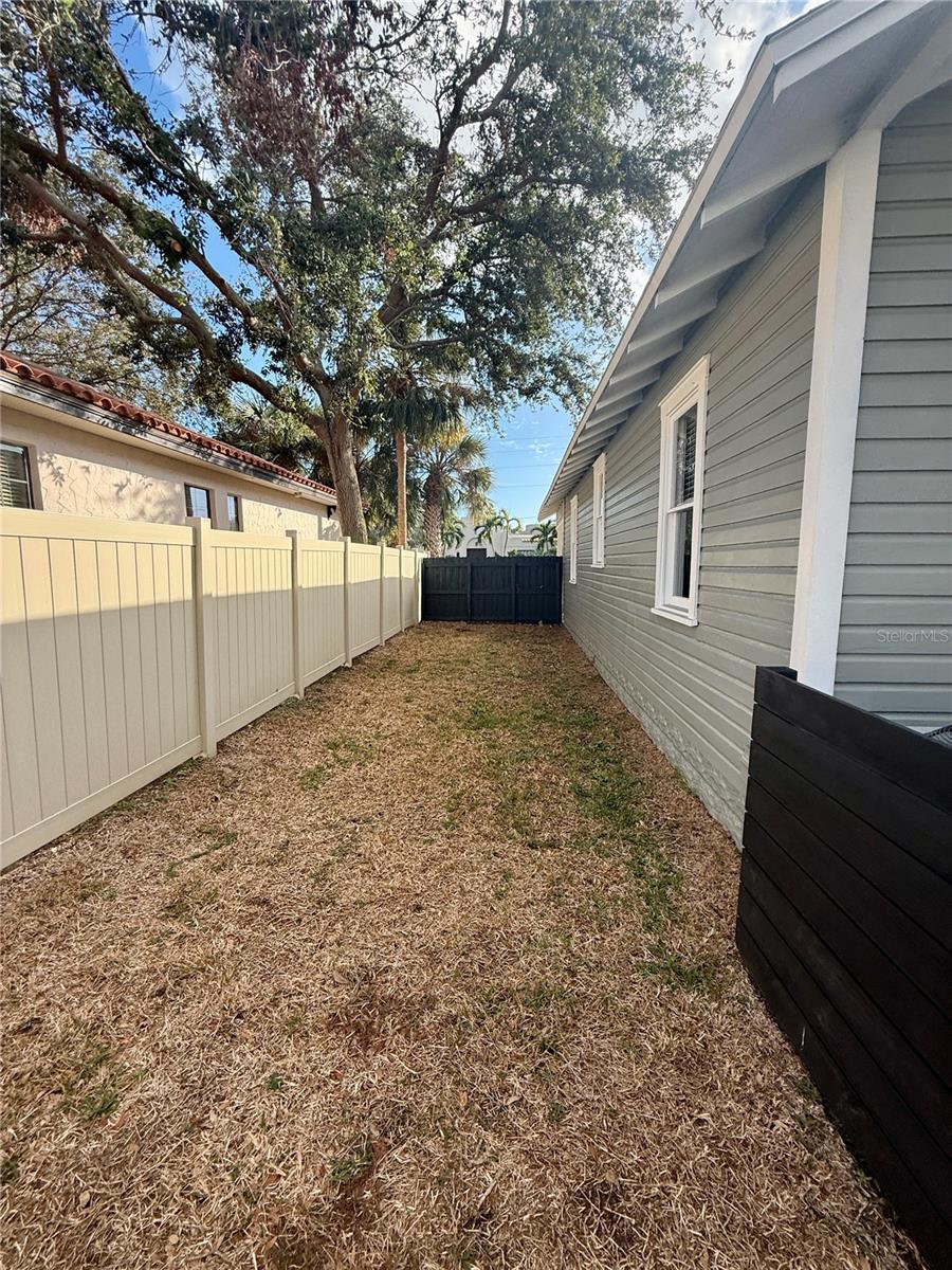 223 14TH AVE N, ST PETERSBURG, FL, 33701