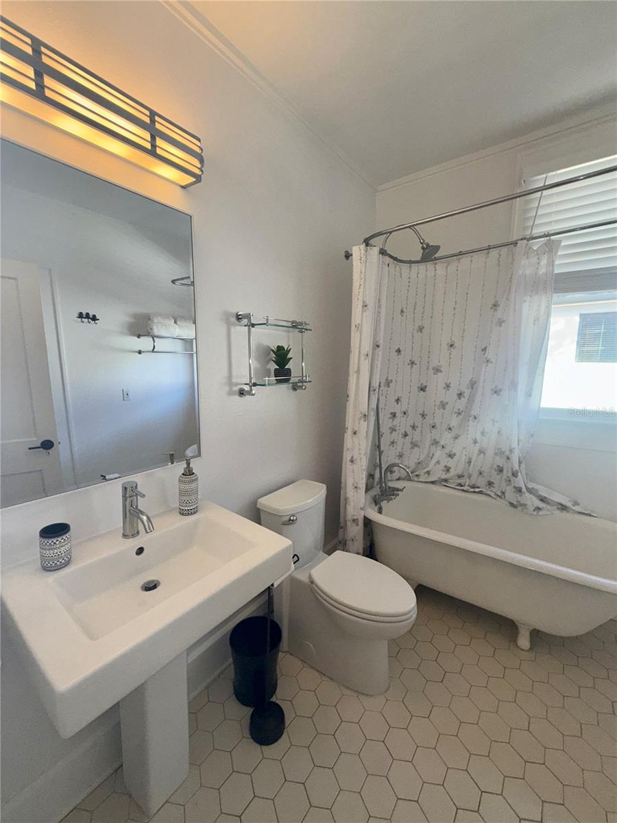 223 14TH AVE N, ST PETERSBURG, FL, 33701