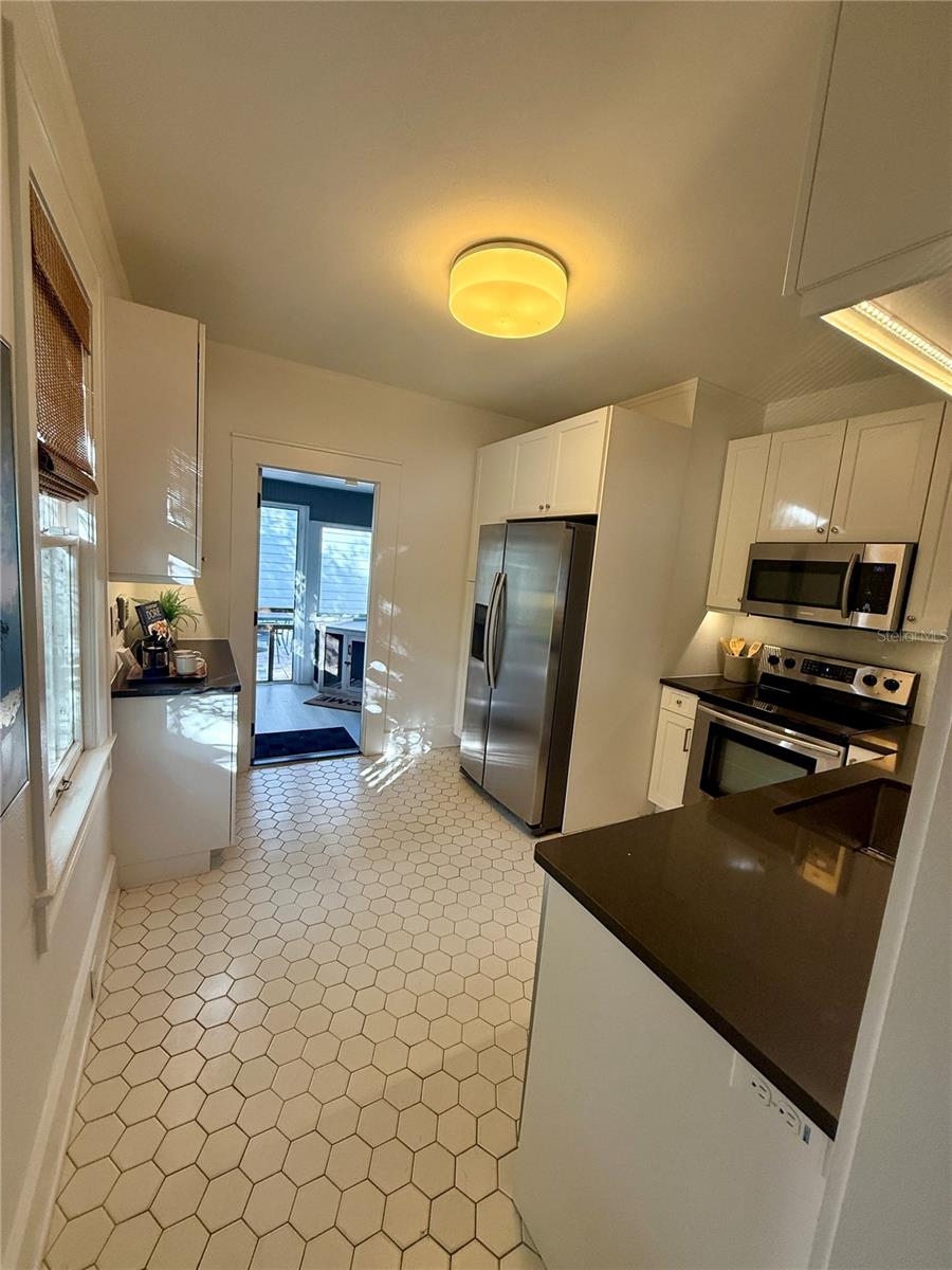 223 14TH AVE N, ST PETERSBURG, FL, 33701