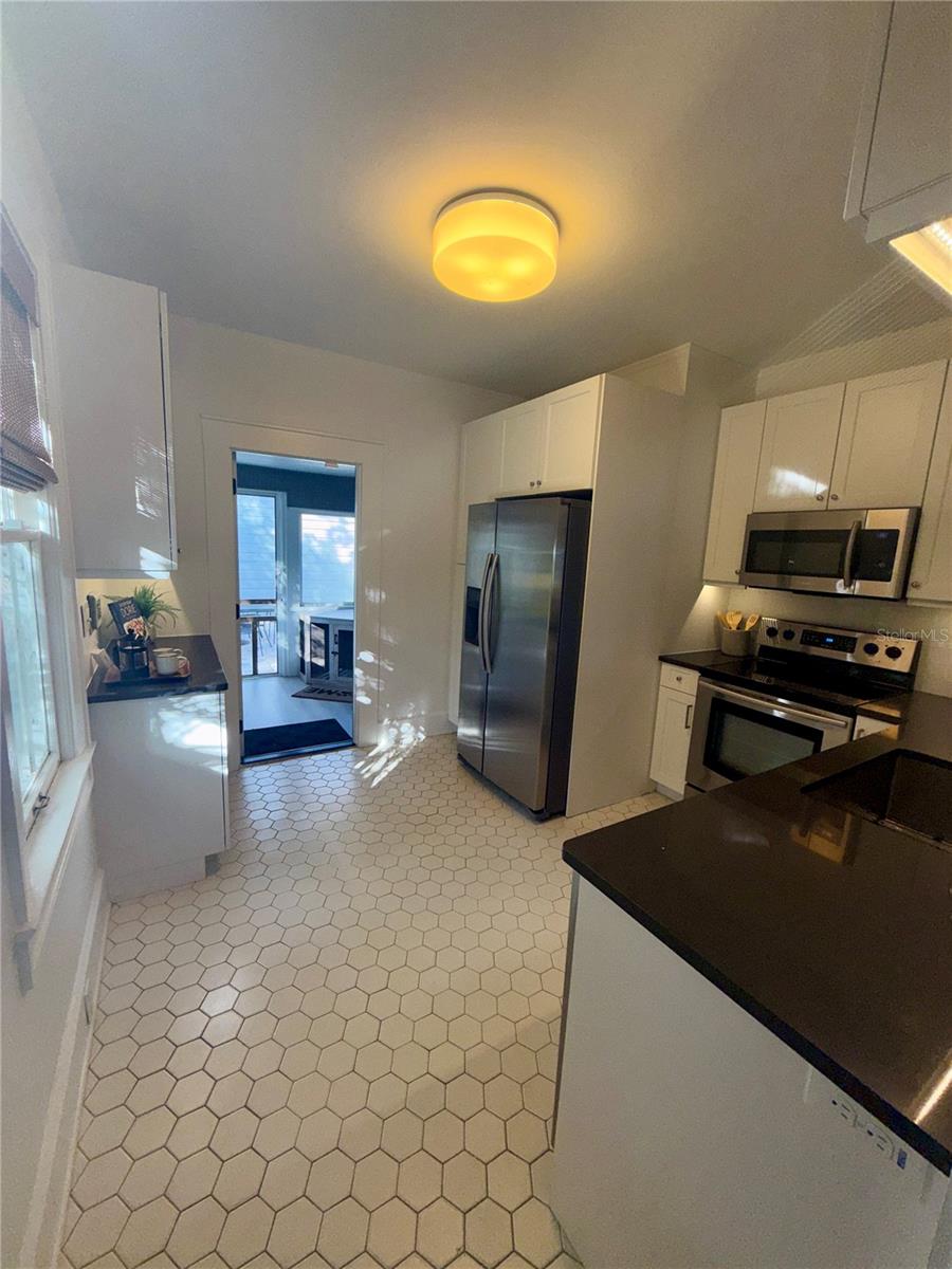 223 14TH AVE N, ST PETERSBURG, FL, 33701