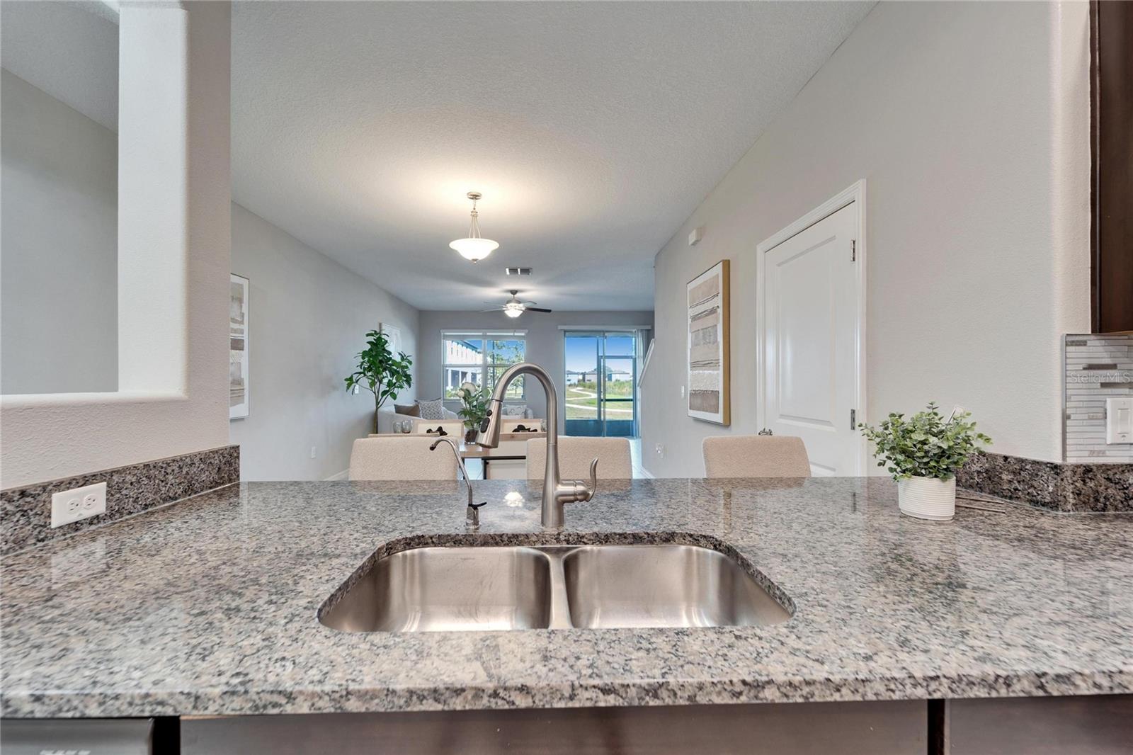 724 ROYAL EMPRESS DR, RUSKIN, FL, 33570