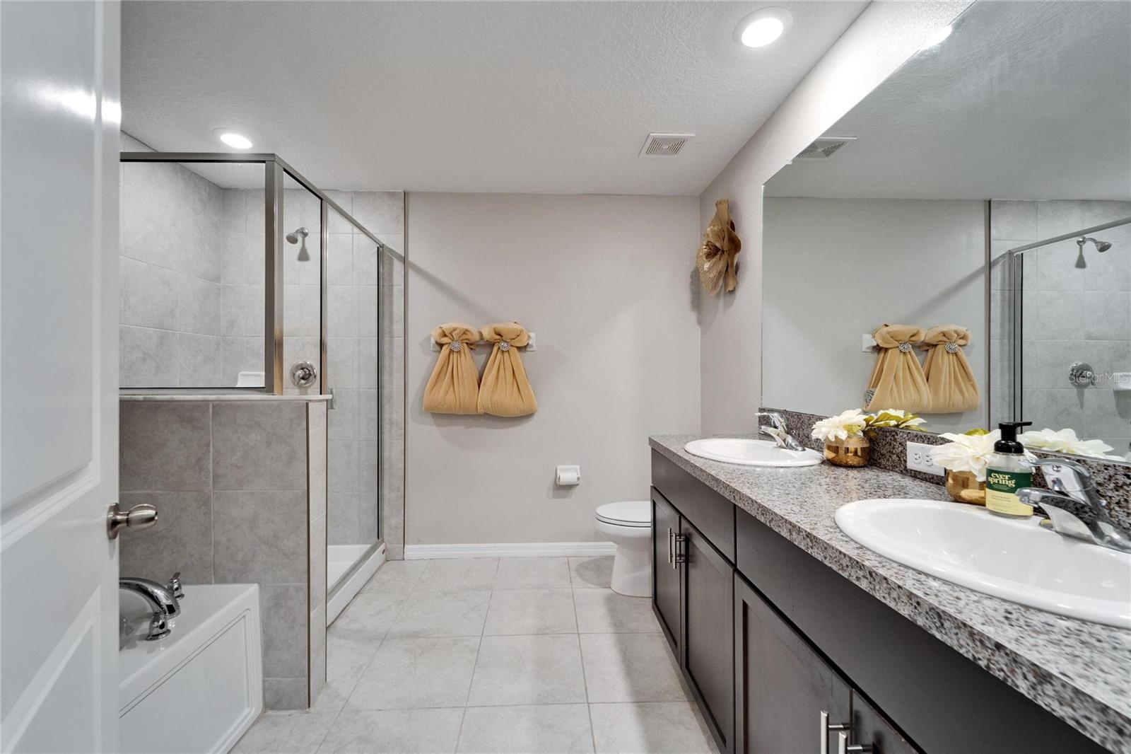 724 ROYAL EMPRESS DR, RUSKIN, FL, 33570