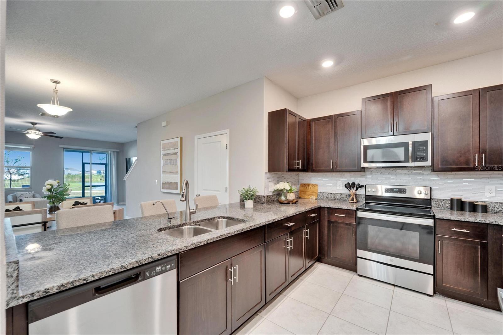 724 ROYAL EMPRESS DR, RUSKIN, FL, 33570