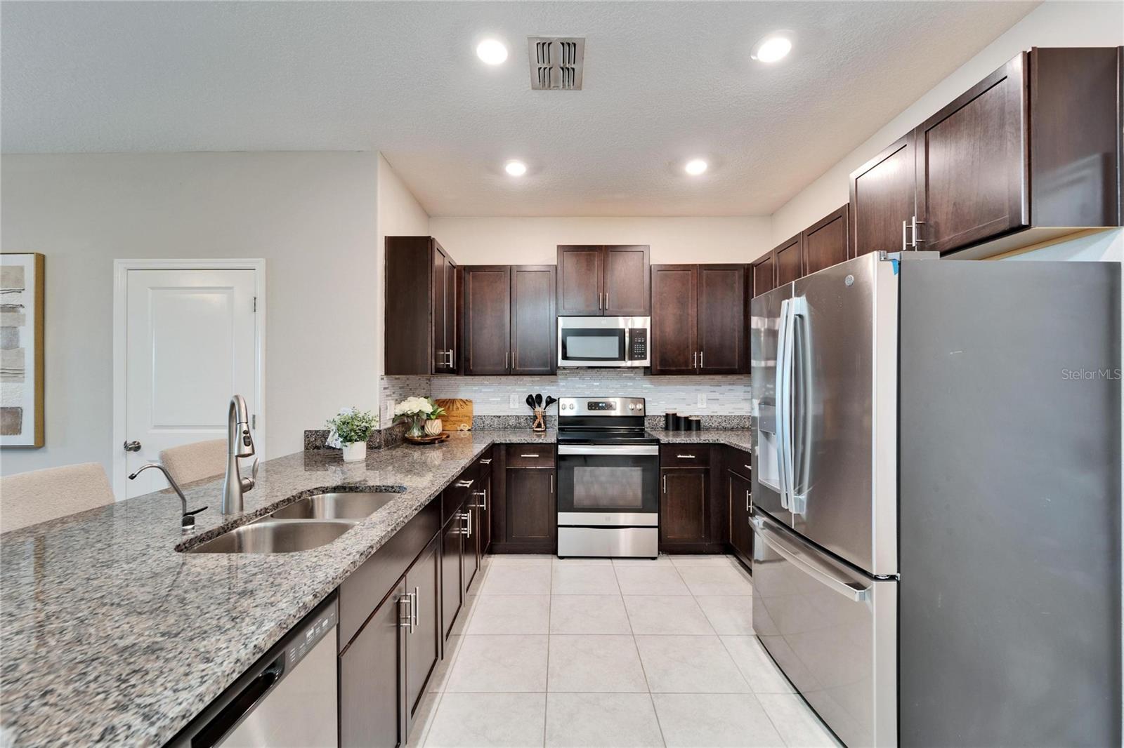 724 ROYAL EMPRESS DR, RUSKIN, FL, 33570