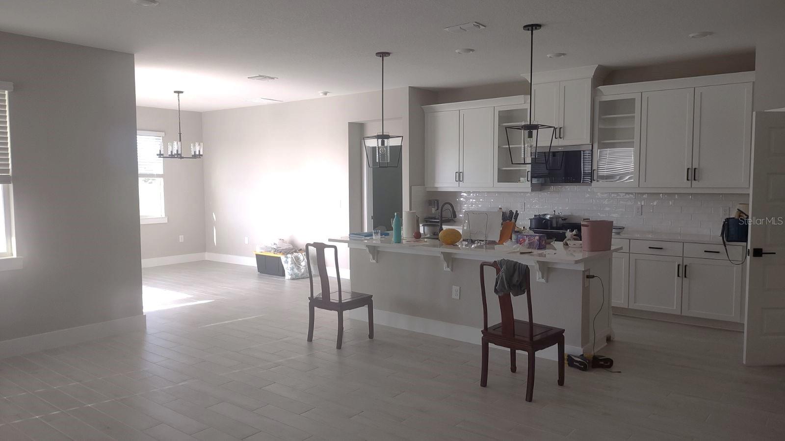 100 RUNAWAY FIELD AVE, NOKOMIS, FL, 34275