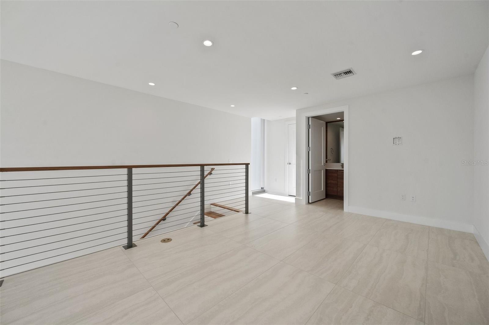 301 1ST ST S #205, ST PETERSBURG, FL, 33701