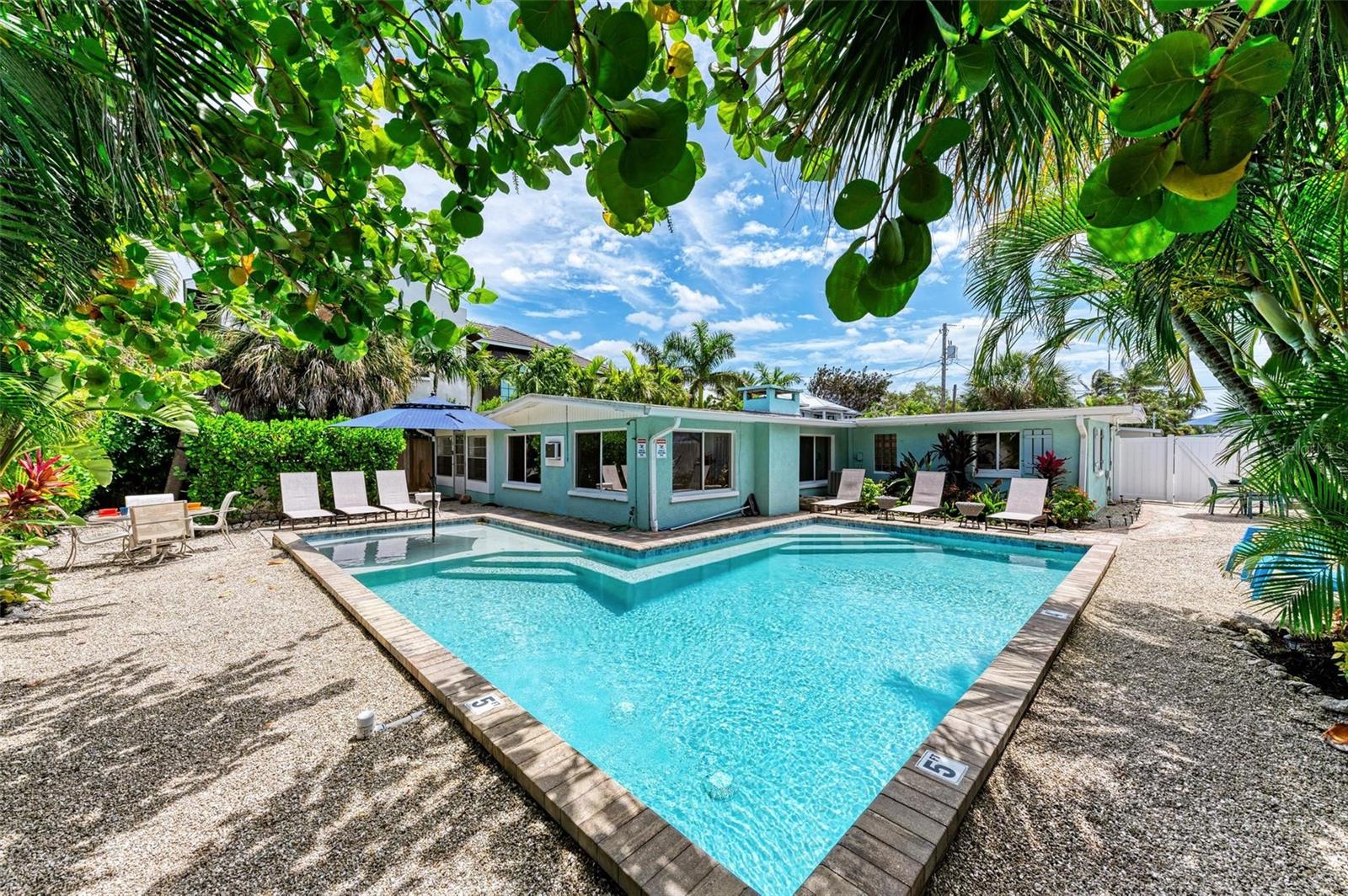 210 HAVERKOS CT, HOLMES BEACH, FL, 34217
