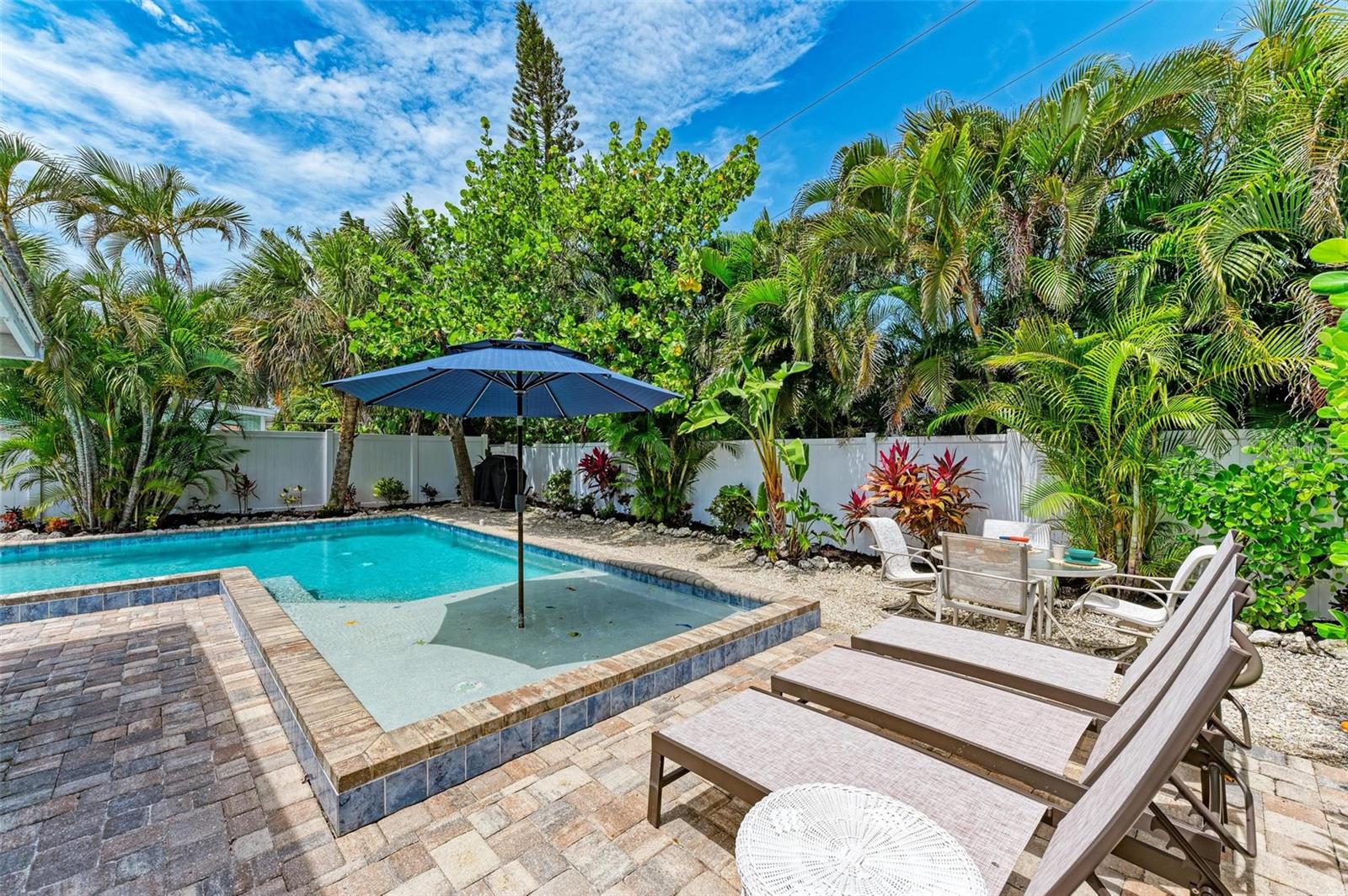 210 HAVERKOS CT, HOLMES BEACH, FL, 34217