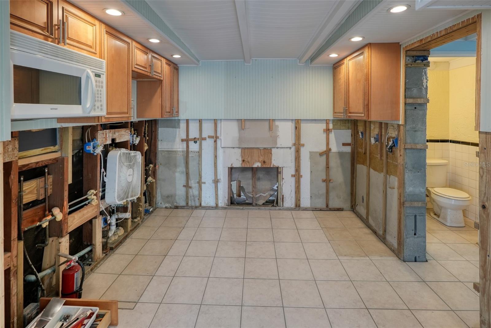210 HAVERKOS CT, HOLMES BEACH, FL, 34217