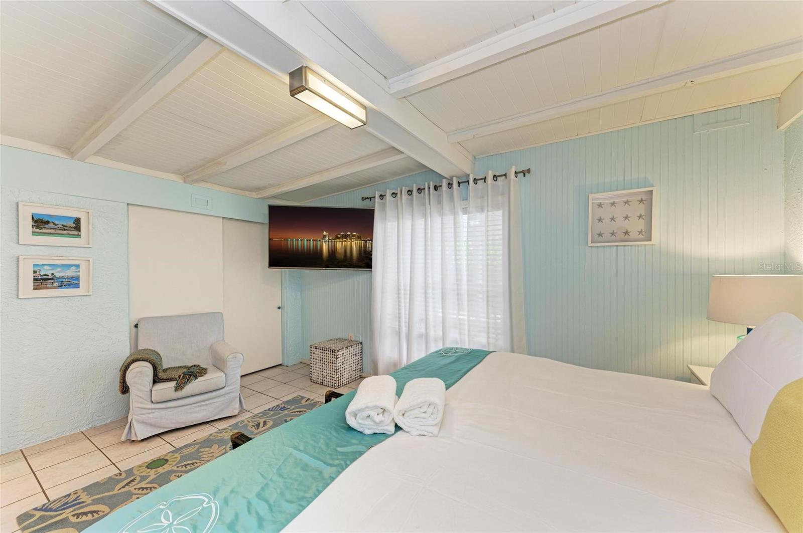 210 HAVERKOS CT, HOLMES BEACH, FL, 34217
