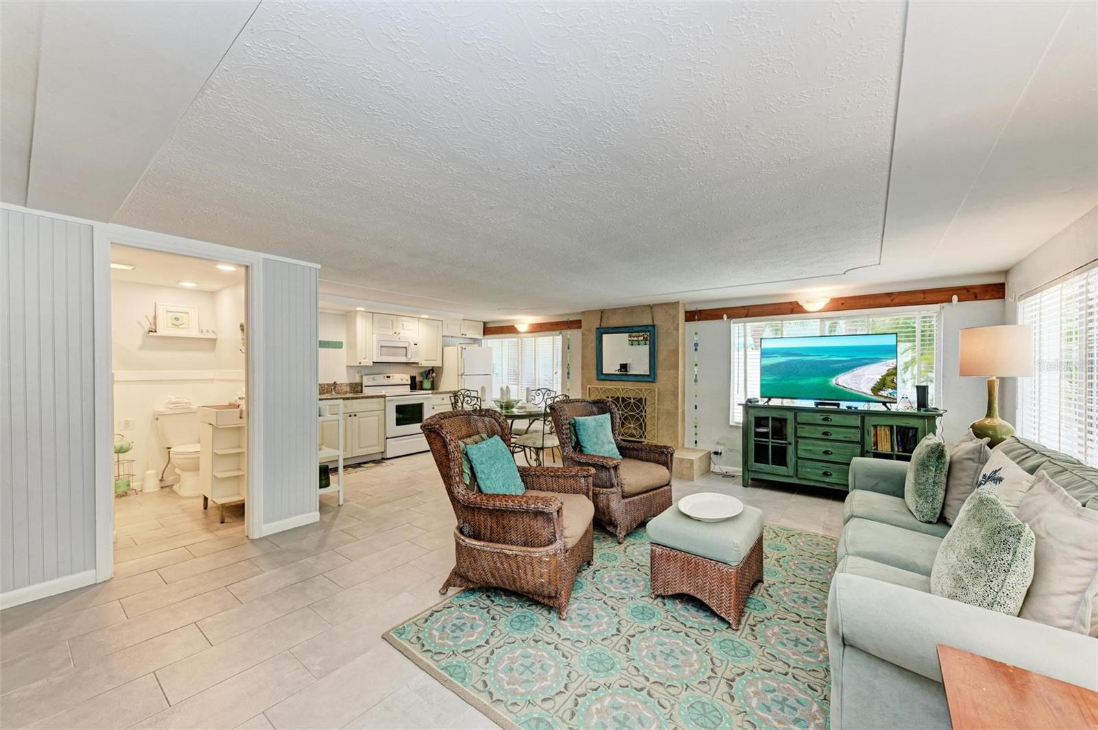 210 HAVERKOS CT, HOLMES BEACH, FL, 34217