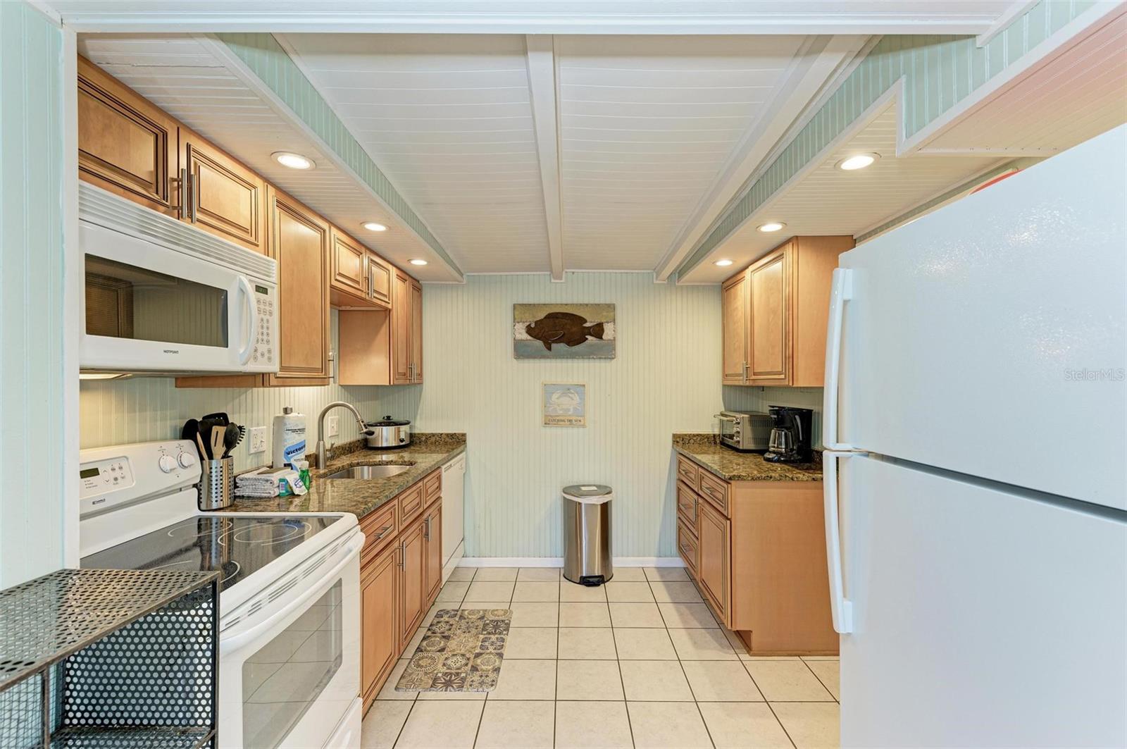 210 HAVERKOS CT, HOLMES BEACH, FL, 34217