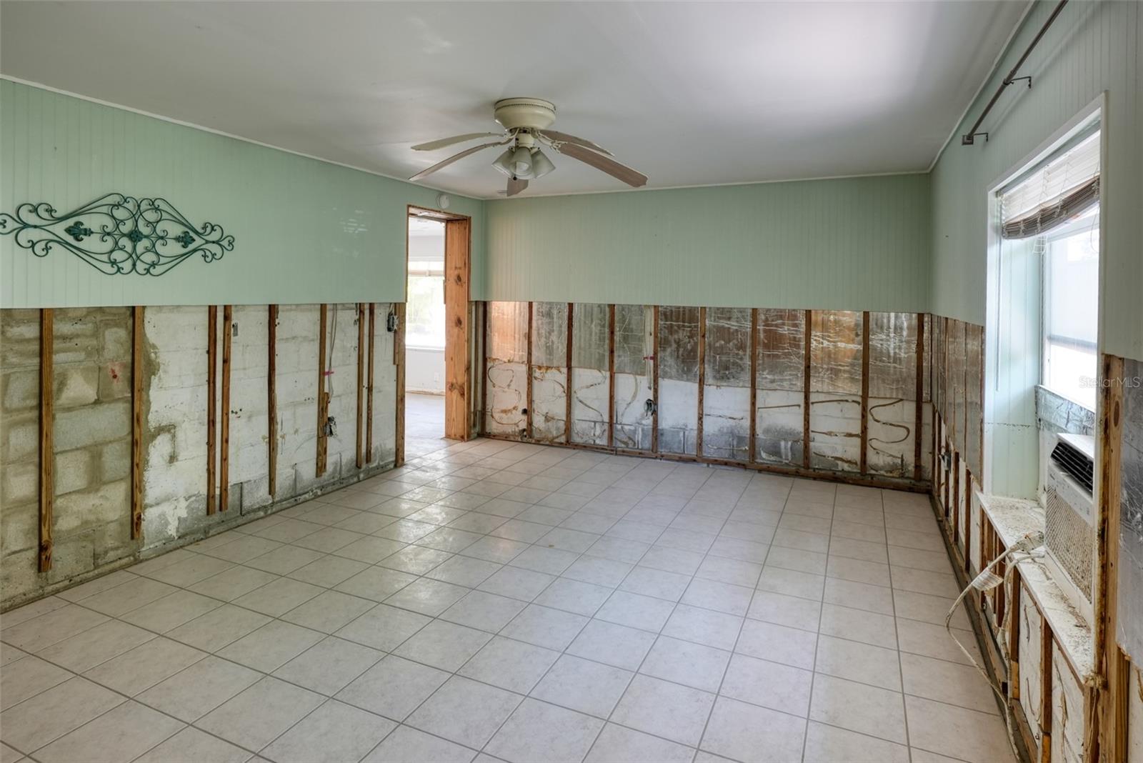 210 HAVERKOS CT, HOLMES BEACH, FL, 34217