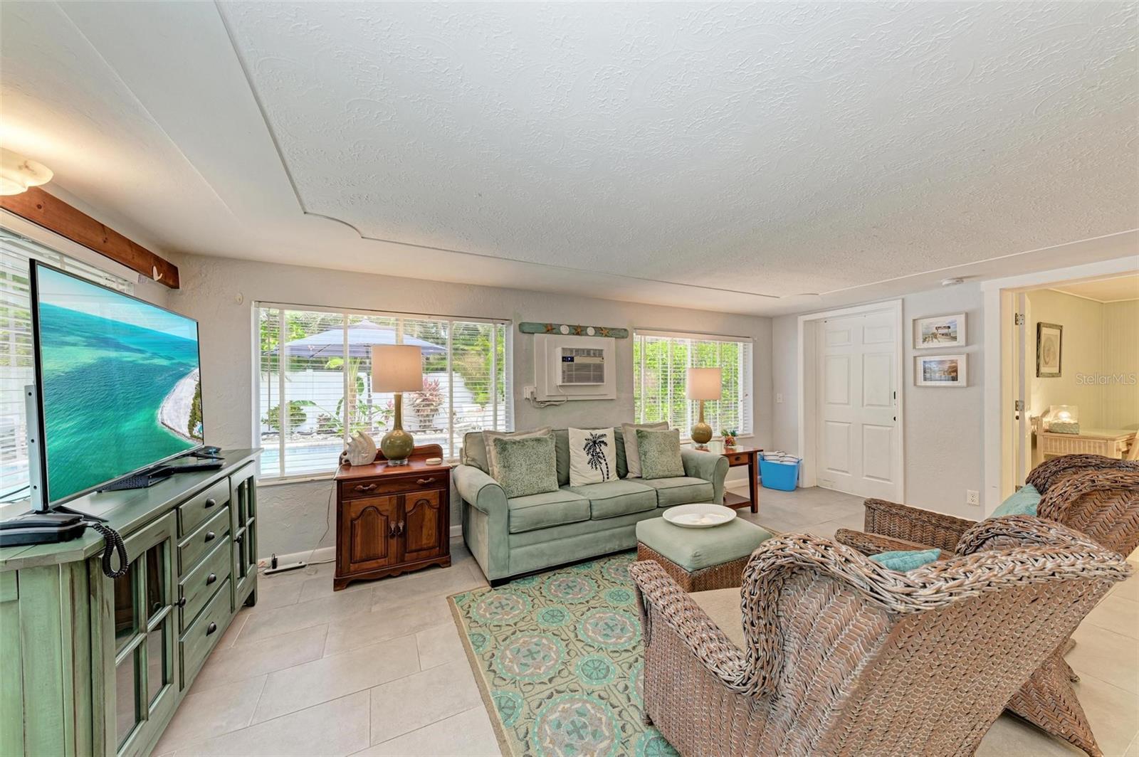 210 HAVERKOS CT, HOLMES BEACH, FL, 34217