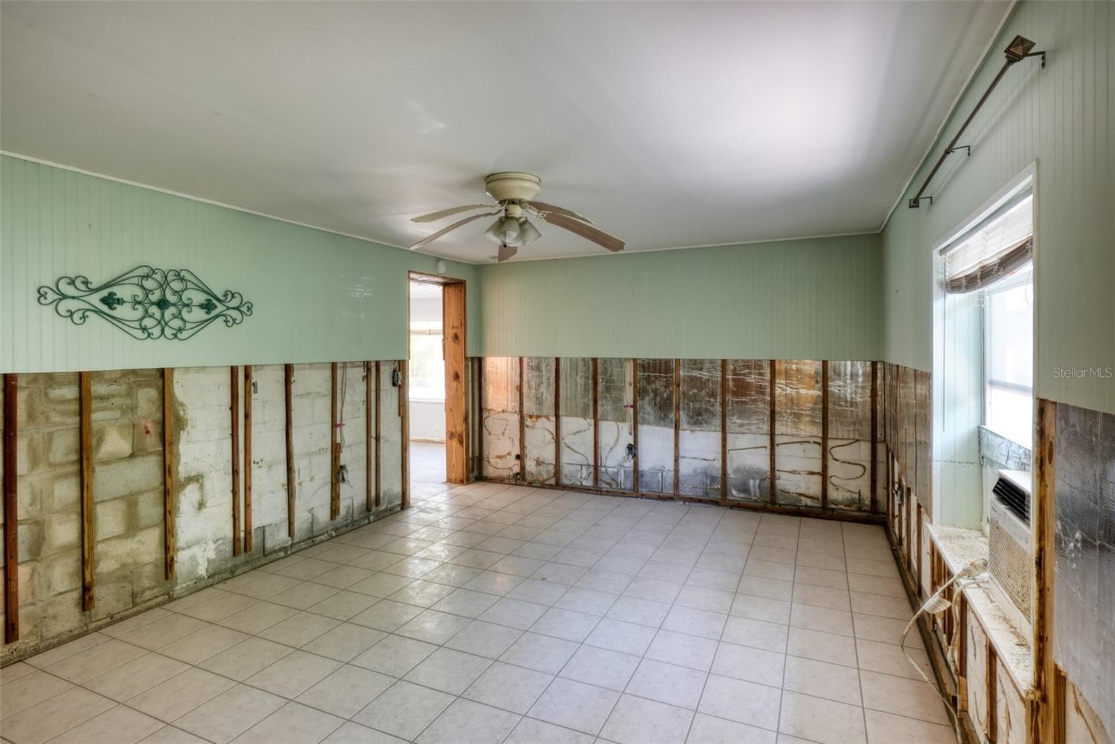 210 HAVERKOS CT, HOLMES BEACH, FL, 34217