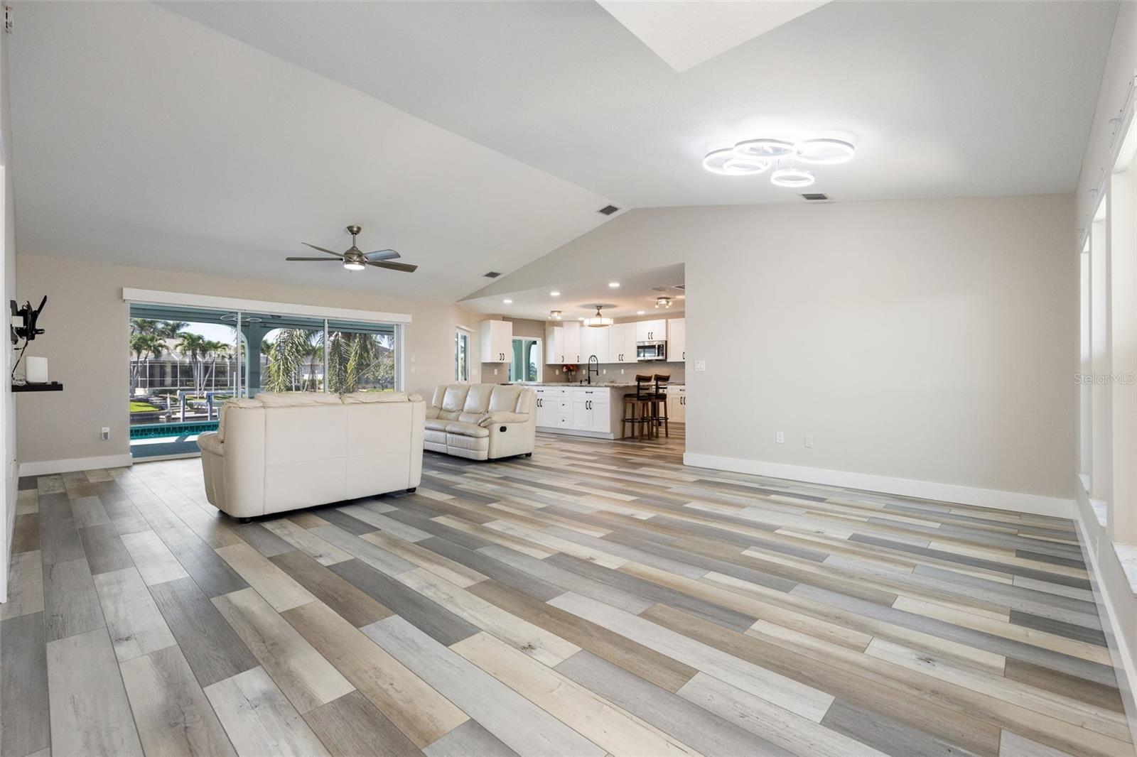 525 MADRID BLVD, PUNTA GORDA, FL, 33950