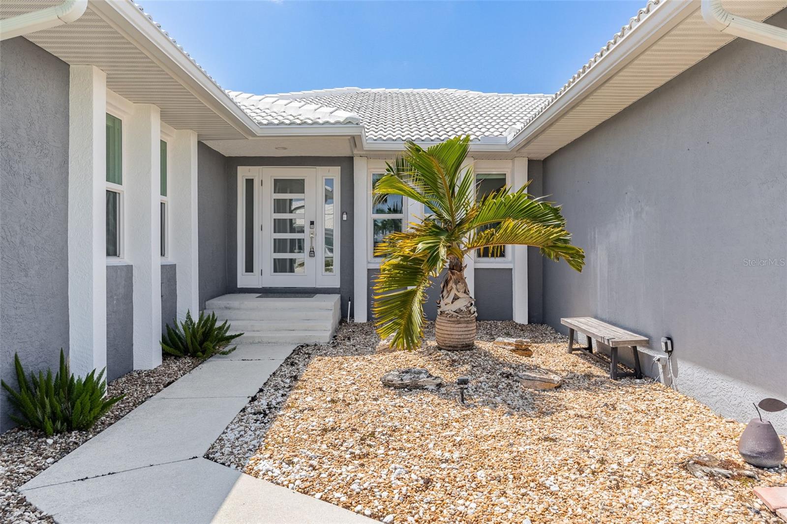 525 MADRID BLVD, PUNTA GORDA, FL, 33950