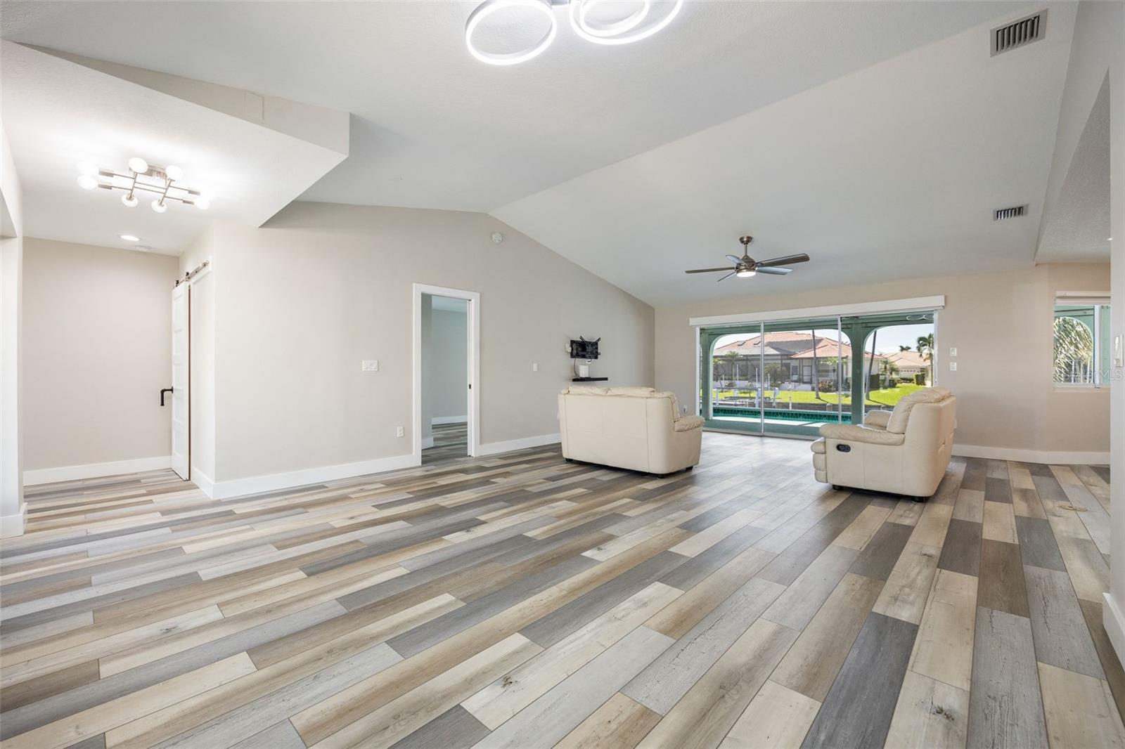 525 MADRID BLVD, PUNTA GORDA, FL, 33950
