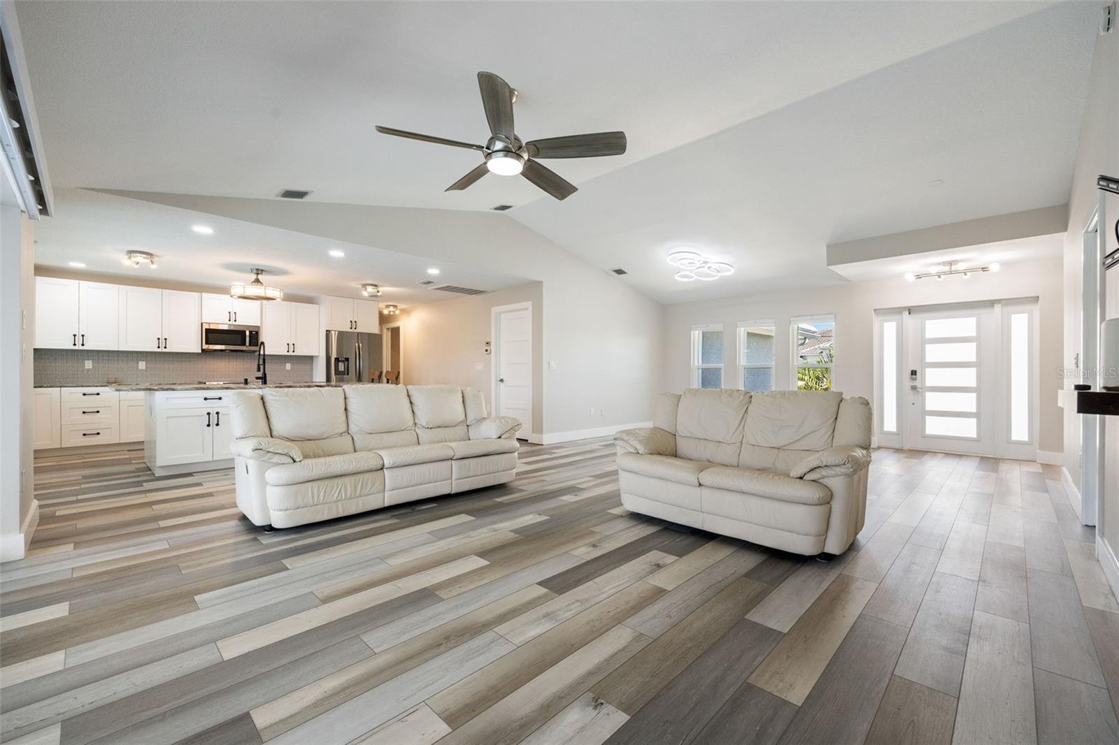 525 MADRID BLVD, PUNTA GORDA, FL, 33950