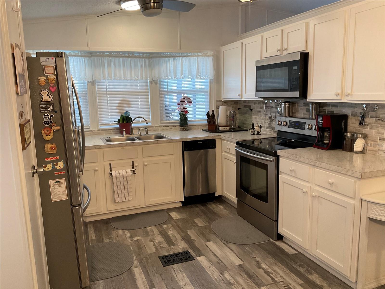 2338 CONESTOGA DR, LEESBURG, FL, 34748
