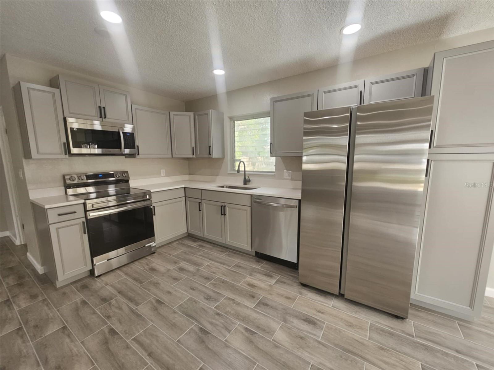 2807 3RD ST E, BRADENTON, FL, 34208