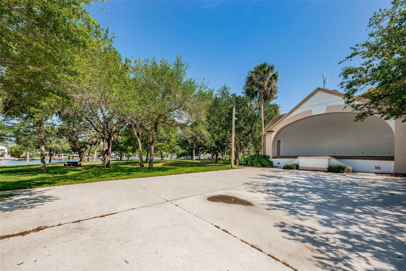 189 ROYAL PALM DR, TARPON SPRINGS, FL, 34689