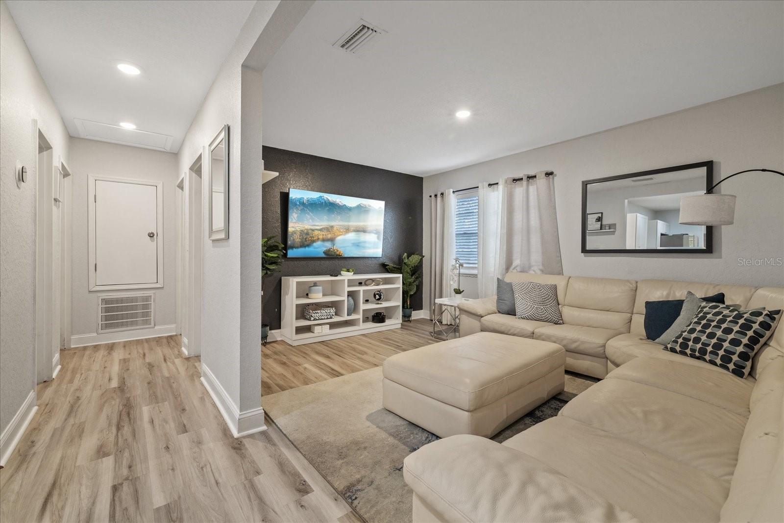 1504 E MCBERRY ST, TAMPA, FL, 33610