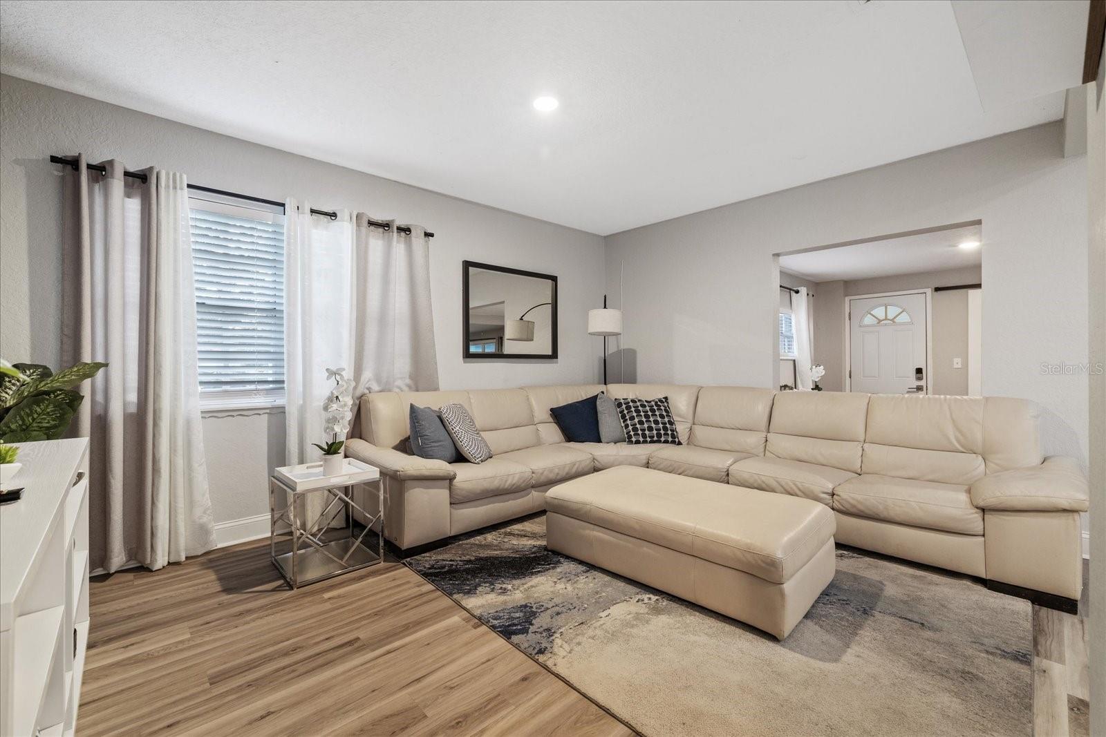 1504 E MCBERRY ST, TAMPA, FL, 33610