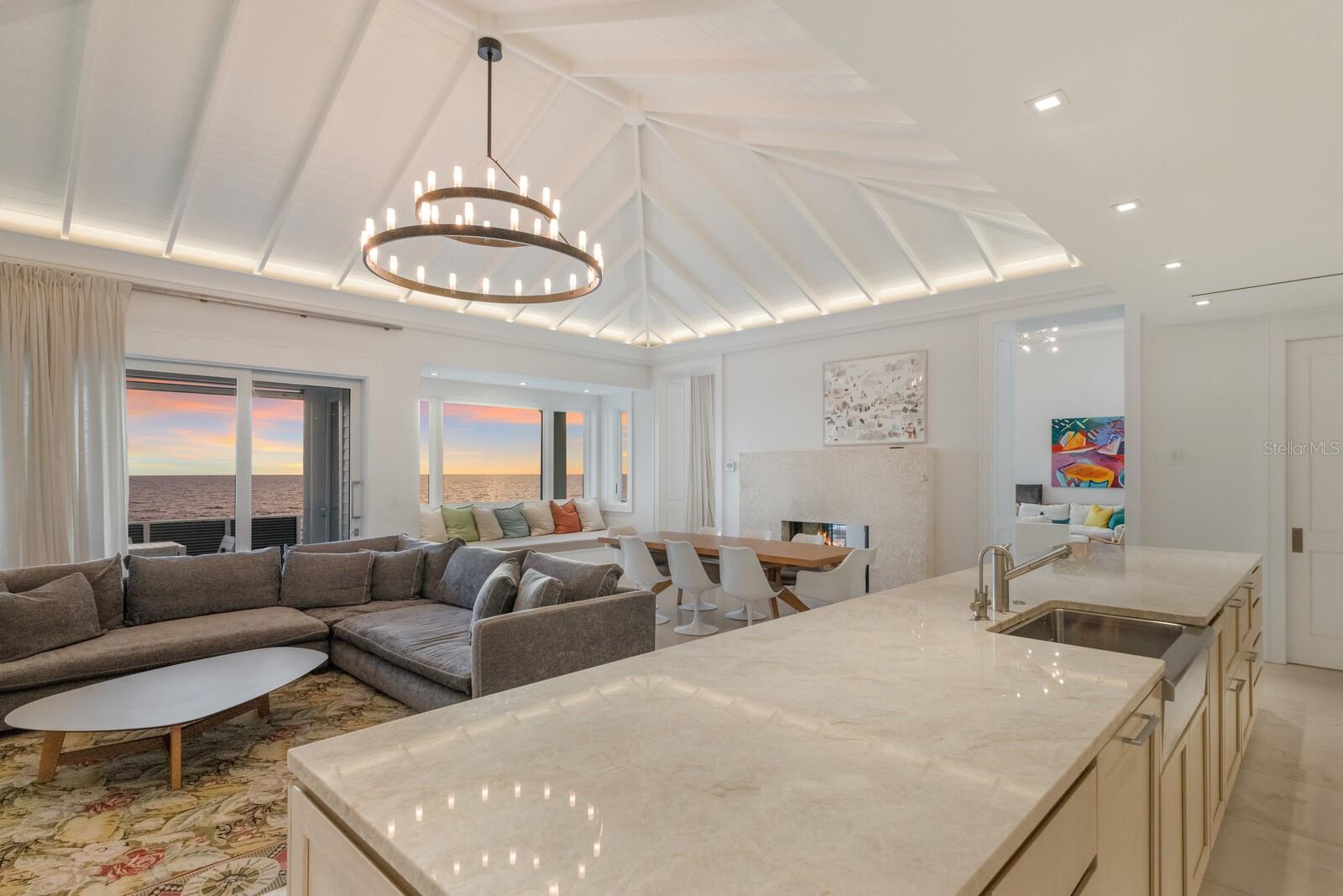 D6139748 Property Photo